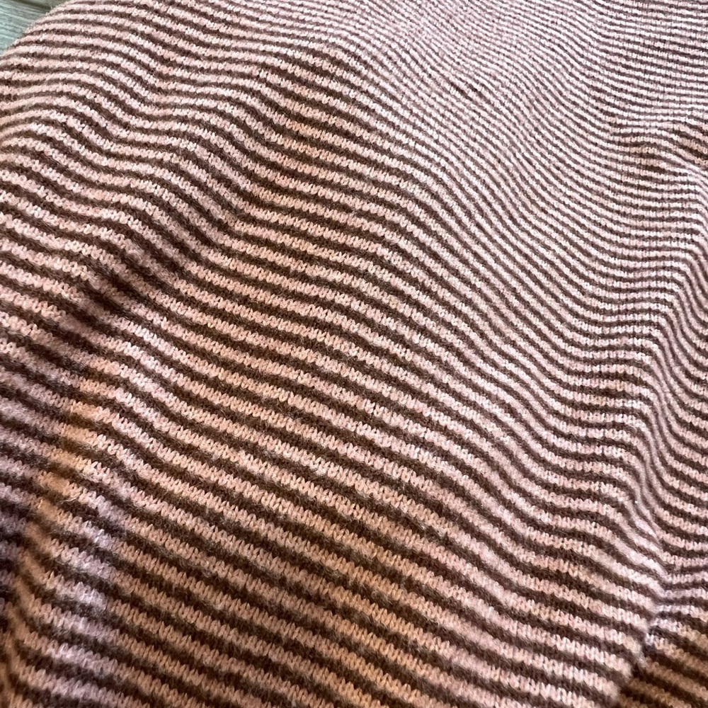 V neck top - Picture 2 of 2